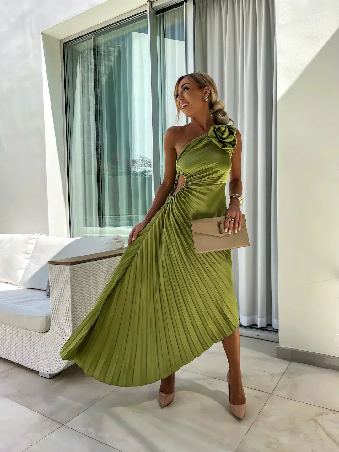 Annika | Dame Plisseret One-Shoulder Midi Kjole
