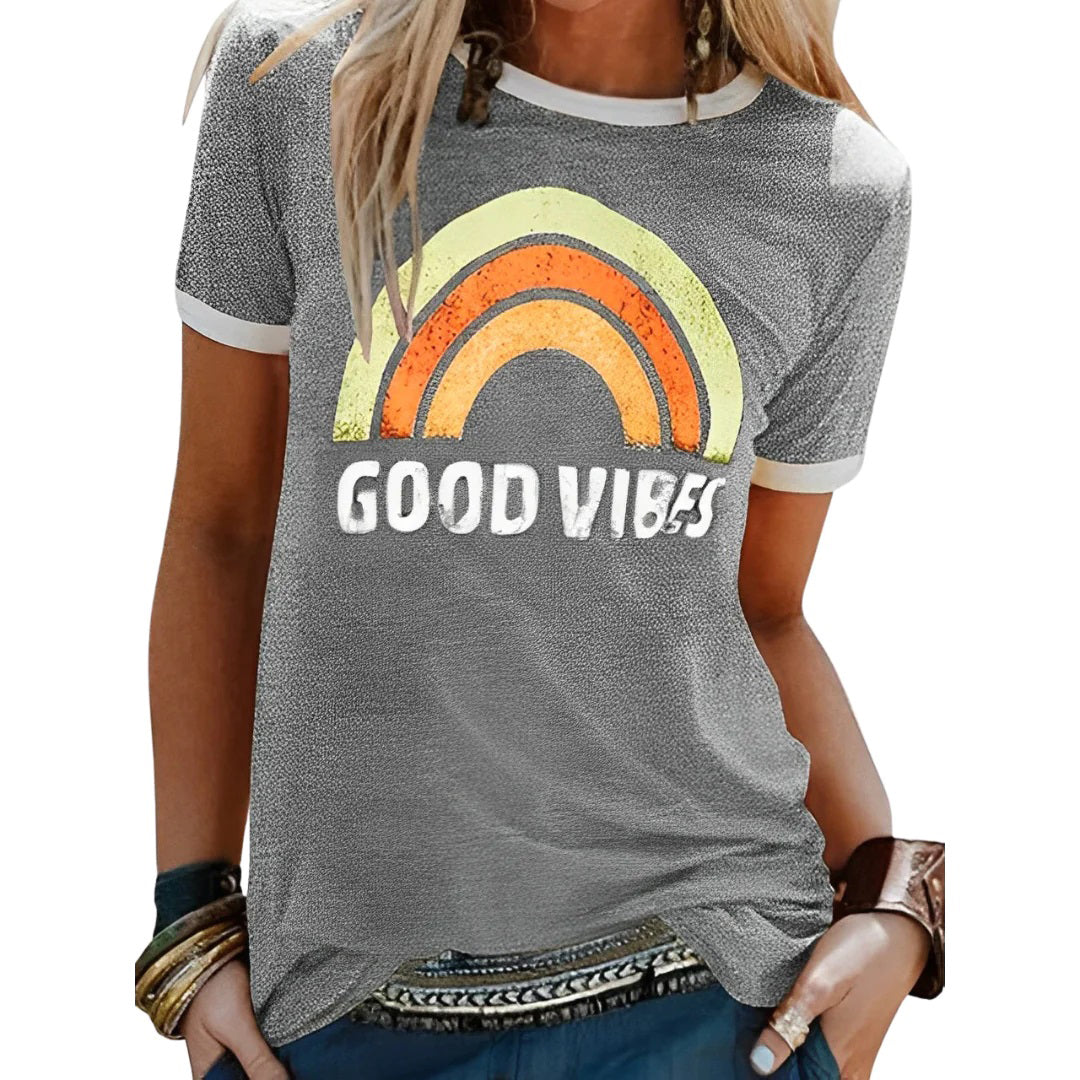 Alvhilde | Afslappet og farverig grafisk T-shirt