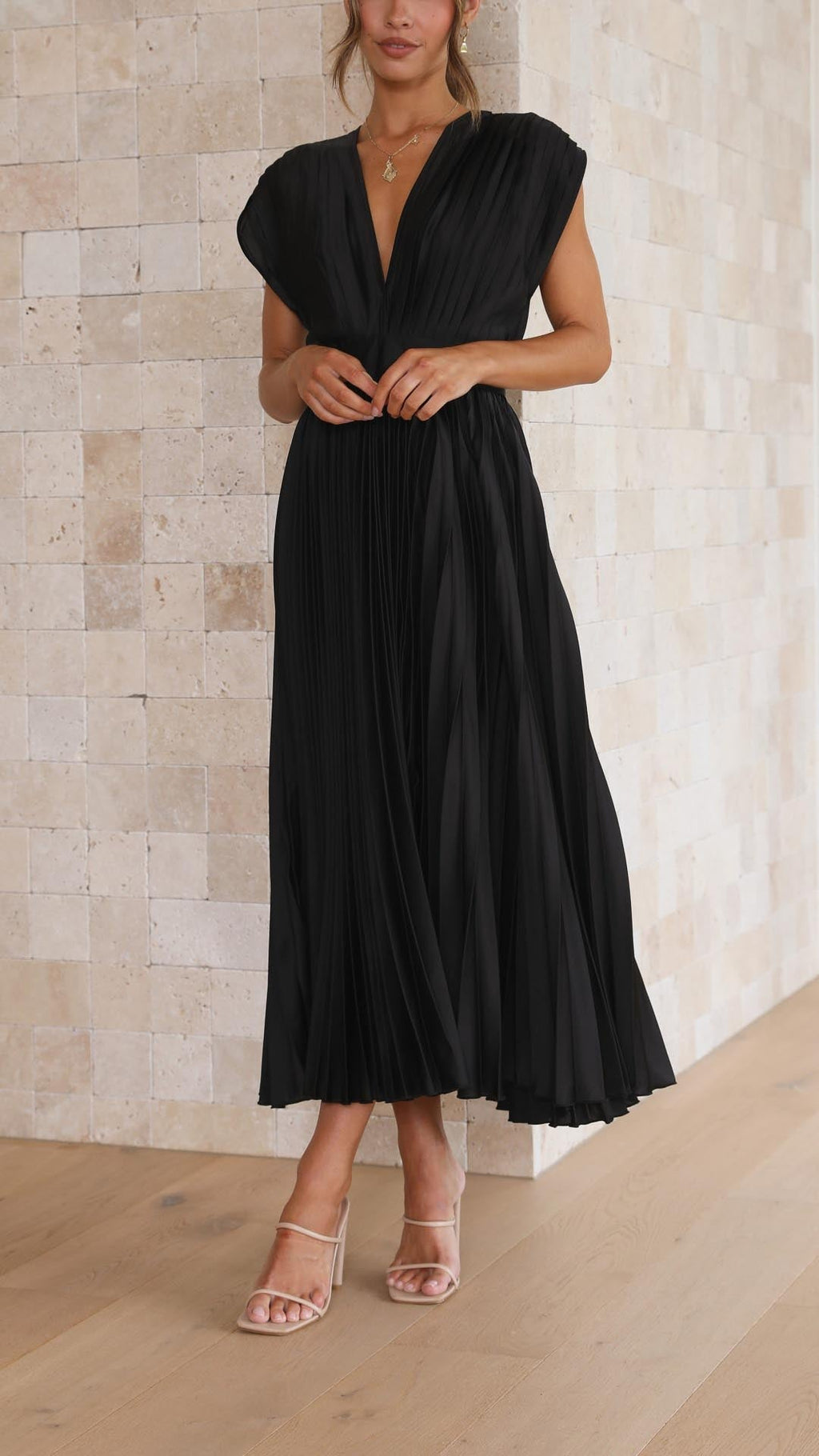 Emilia | Dame Elegant Dyb V Plisseret Midi Kjole