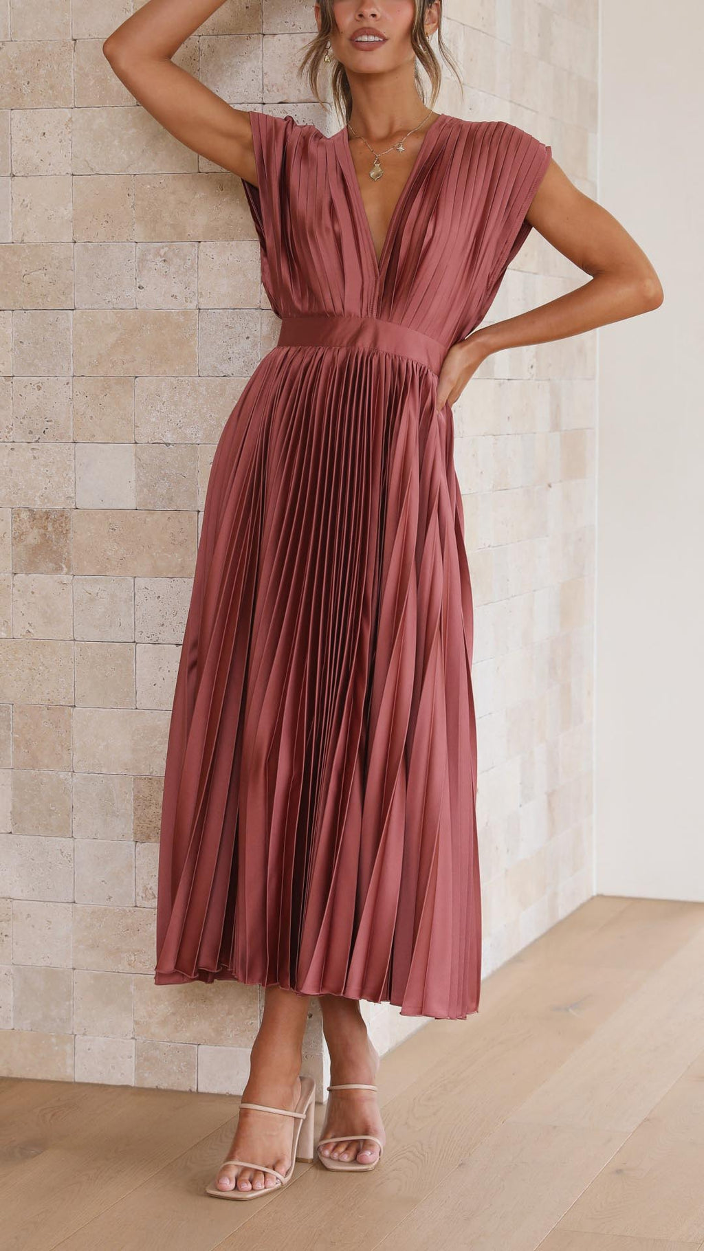 Emilia | Dame Elegant Dyb V Plisseret Midi Kjole