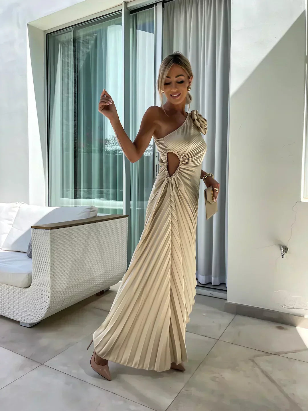 Annika | Dame Plisseret One-Shoulder Midi Kjole