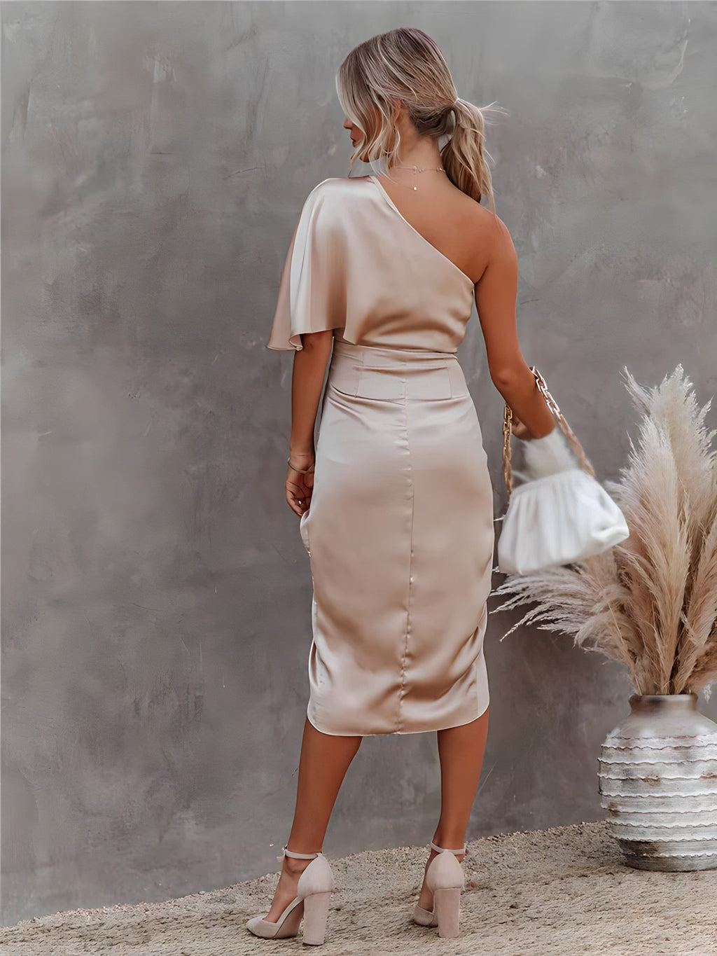 Serina | Kvinders Enskulder Draperet Satin Midikjole